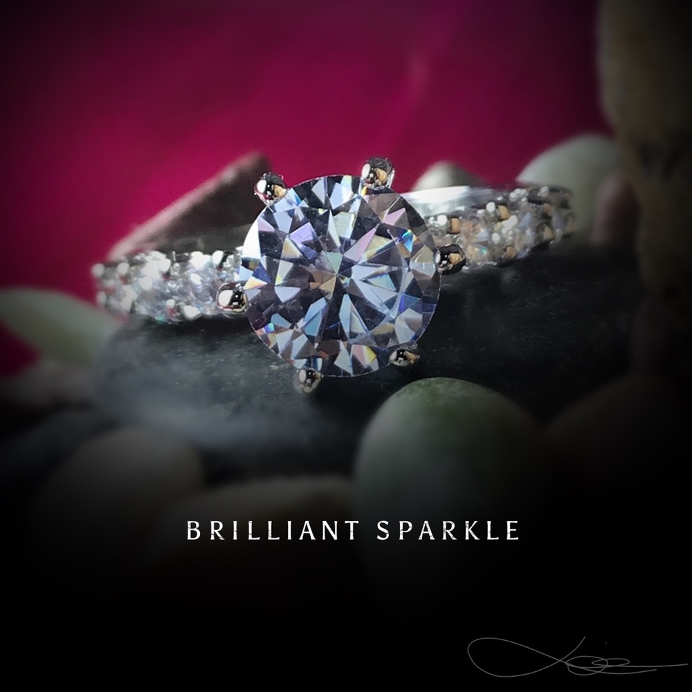 Round Cut Brilliant Diamond Ring